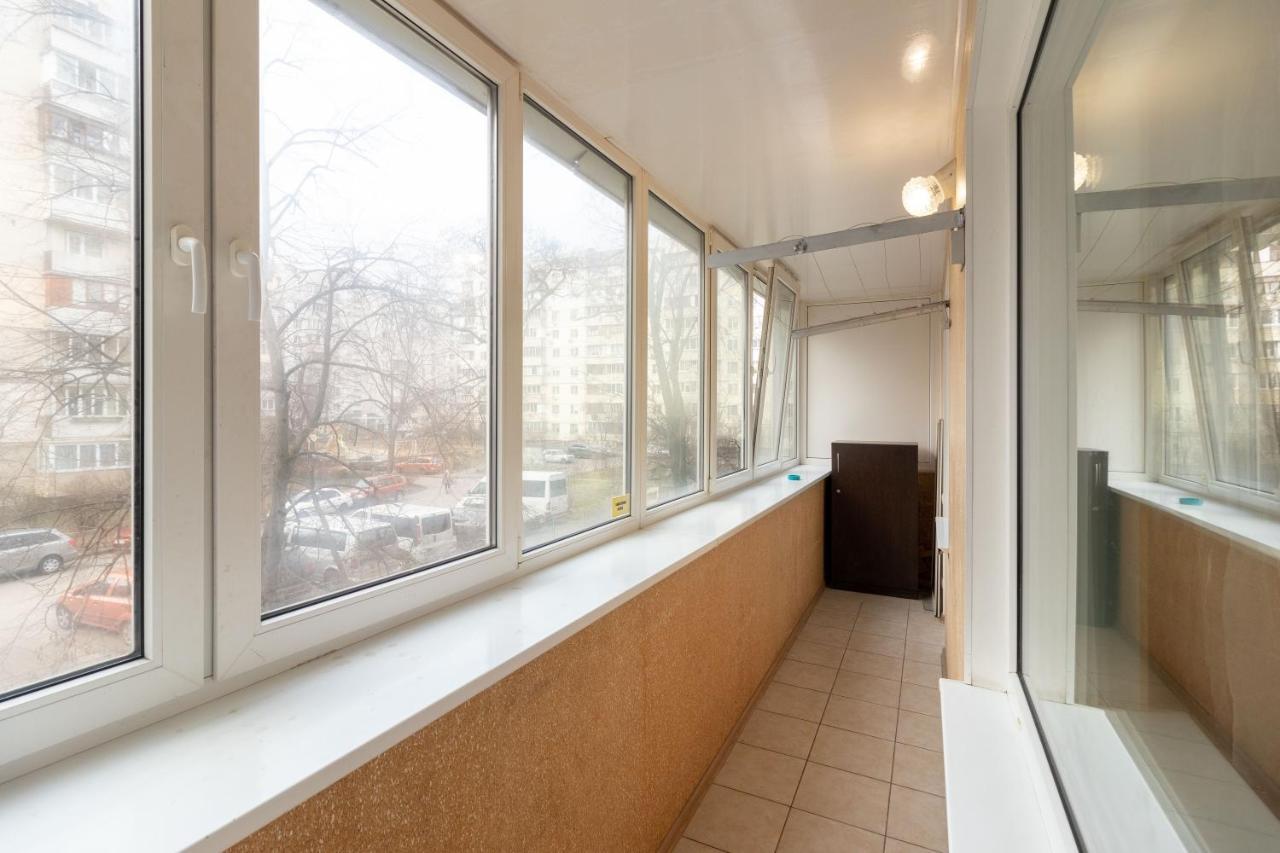 Kvartirkoff Na Geroev Dnepra 36 B Kyiv Exterior photo